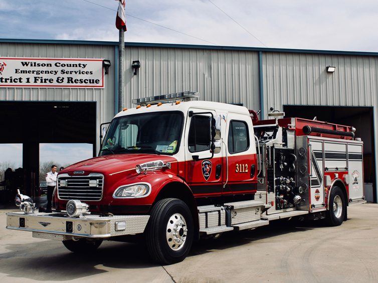 Engine 31 - 2007 Pierce Contender, Wilson County Emergency Services - District 1, Texas